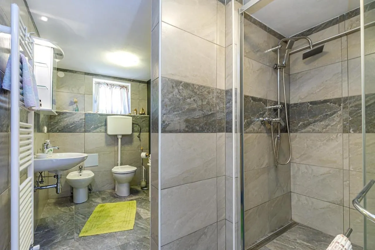 Apartments Vivijana غاباس