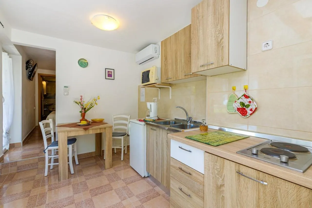 Apartments Vivijana Rabac 0*,